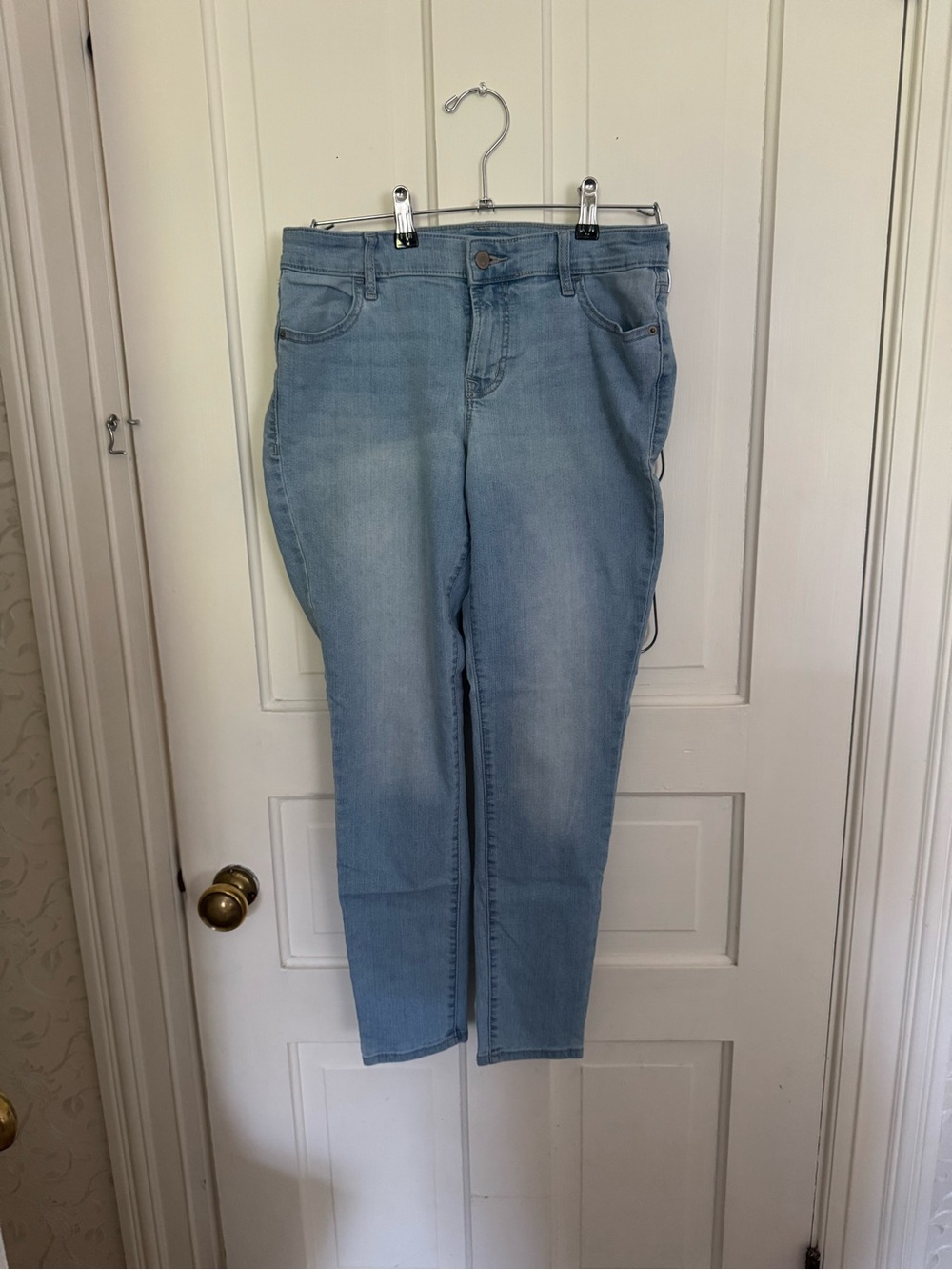 Old Navy Light Wash Skinny Jeans - Women